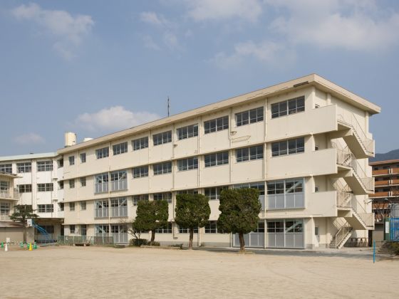 三郎丸小学校